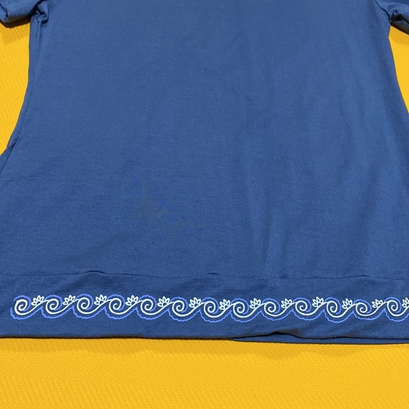 Top - Picture 4 of 8